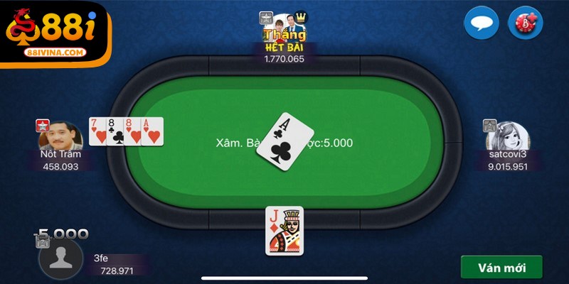 Một người thông minh sẽ biết cách chú ý hành vi tố bài đối thủ